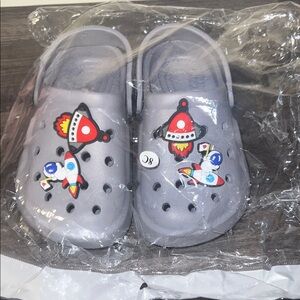 Kids Light Gray Space-Themed Slip-On Sandals